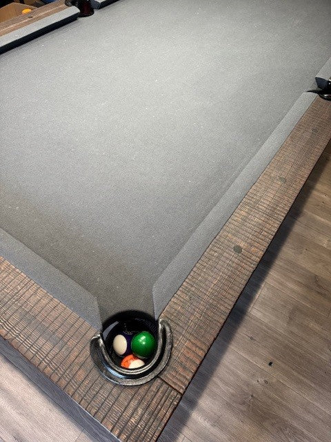 Grey felt table / corner pocket