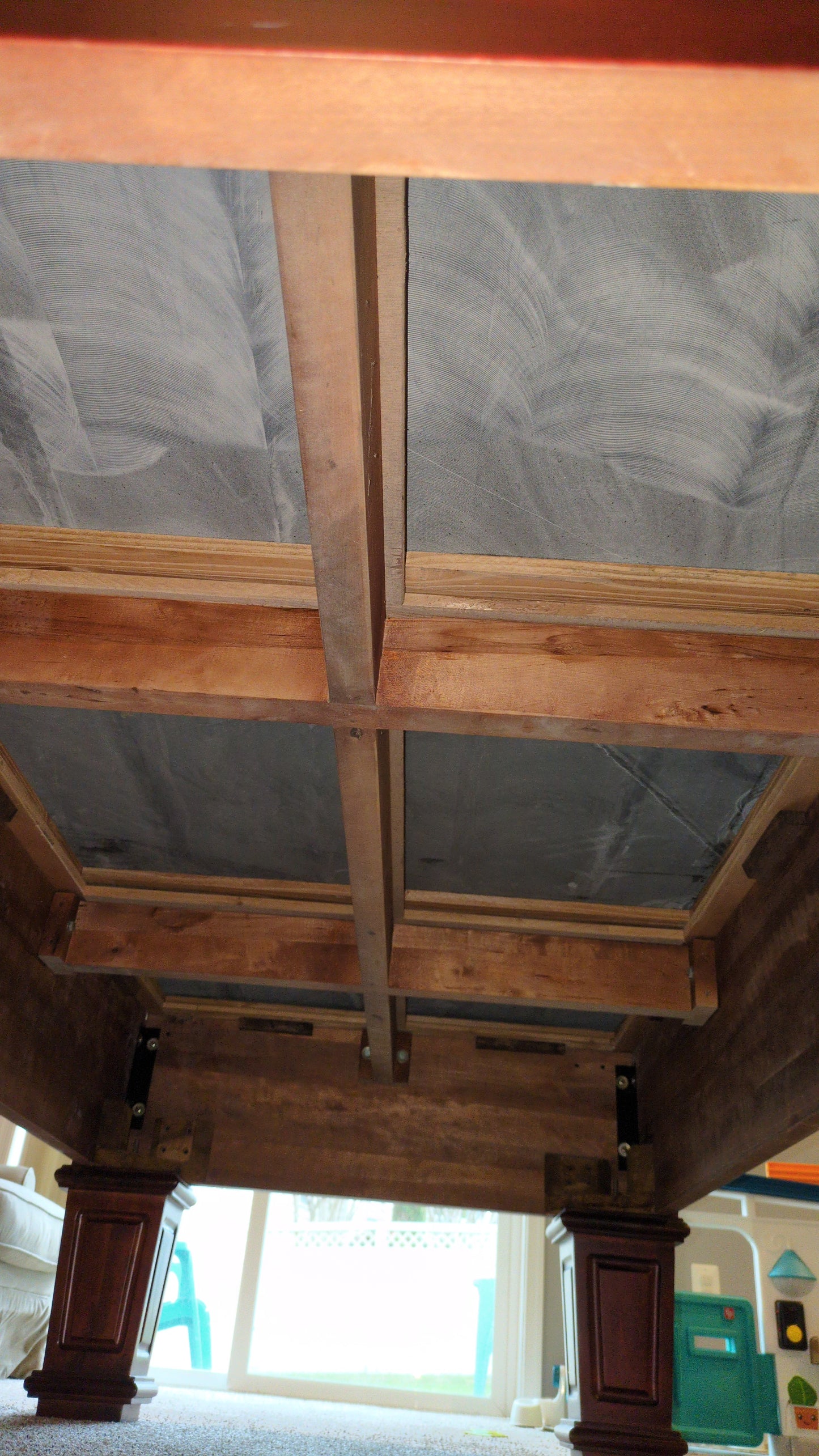 Underside view of 3pc slate