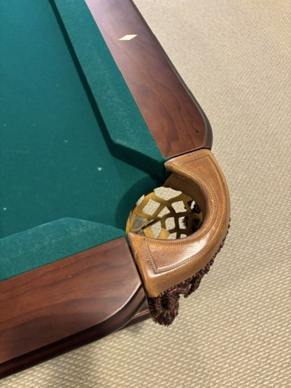 Corner pocket
