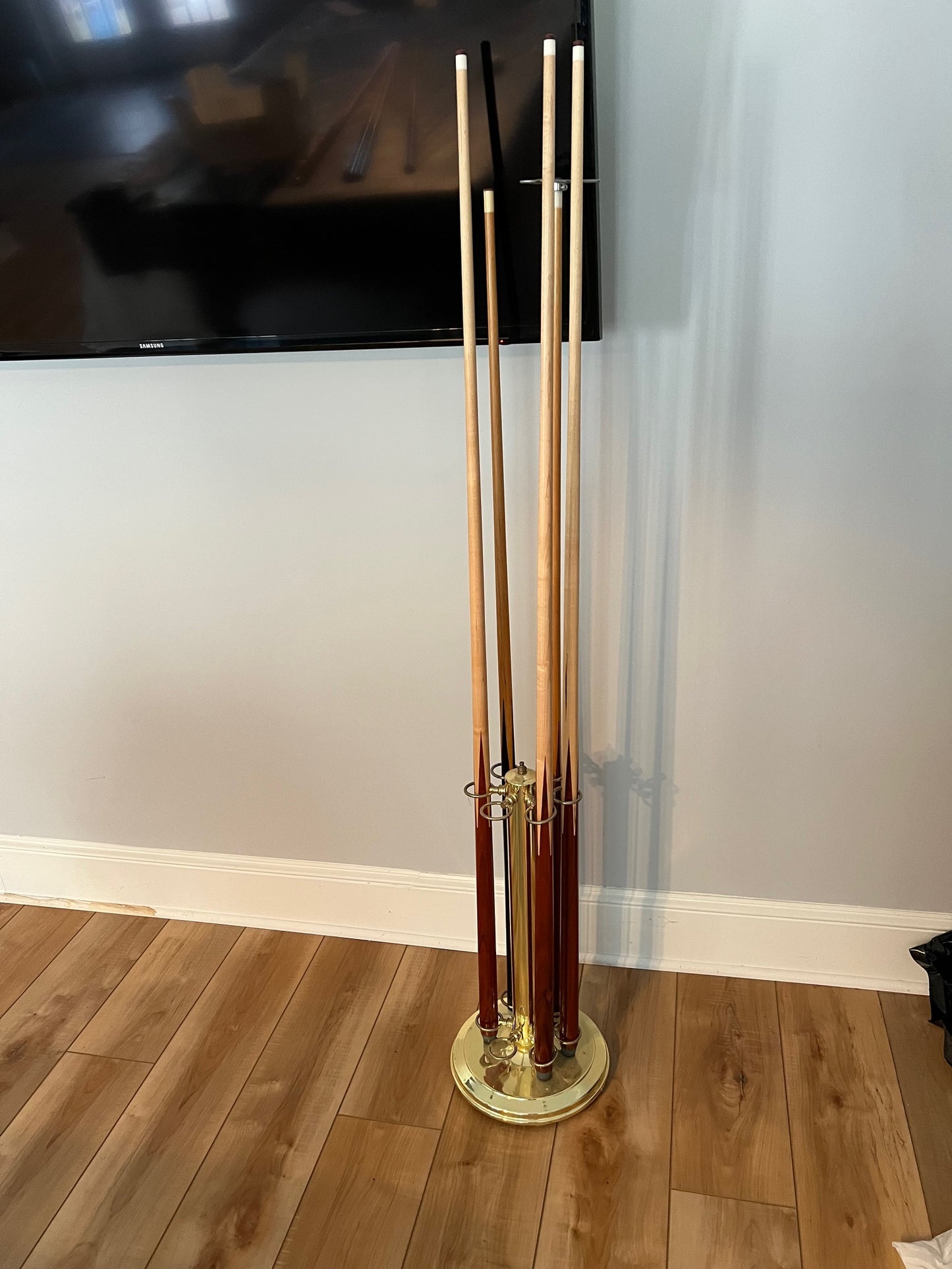 cues & rack